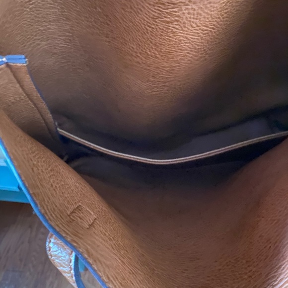 NEVER USED. Tan/brown faux leather bag with pouch insert. - Picture 6 of 6